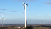 Beschädigte Windkraftanlage in Borchen-Etteln: Gutachter attestiert Standfestigkeit des Fundaments, große Teile des Turms werden abgebaut
